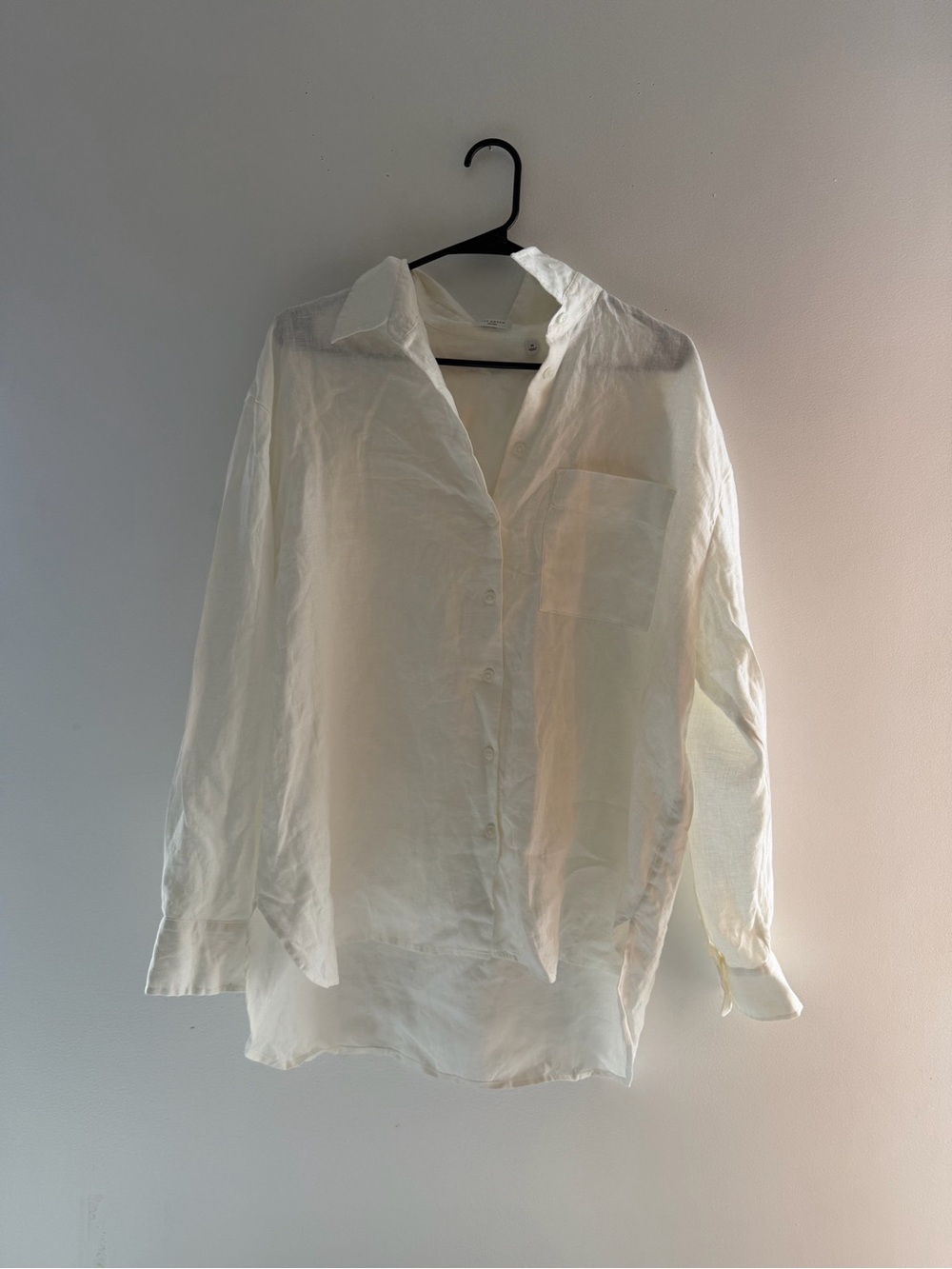 Aritzia Babaton Linen Button-Up